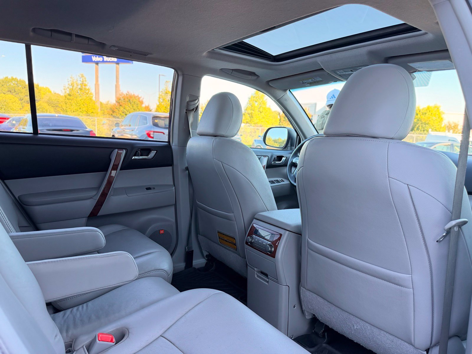 Used 2013 Toyota Highlander Limited AWD/4WD image 24