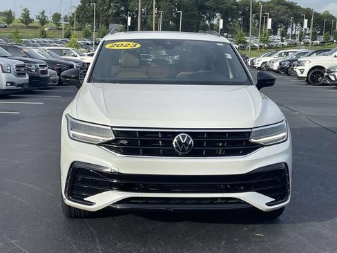 Used 2023 Volkswagen Tiguan SE R-Line FWD image 2