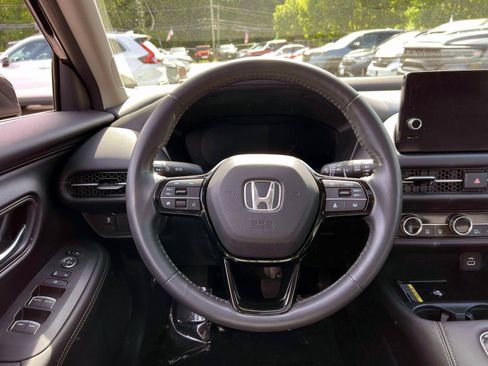 Used 2023 Honda HR-V EX-L image 12