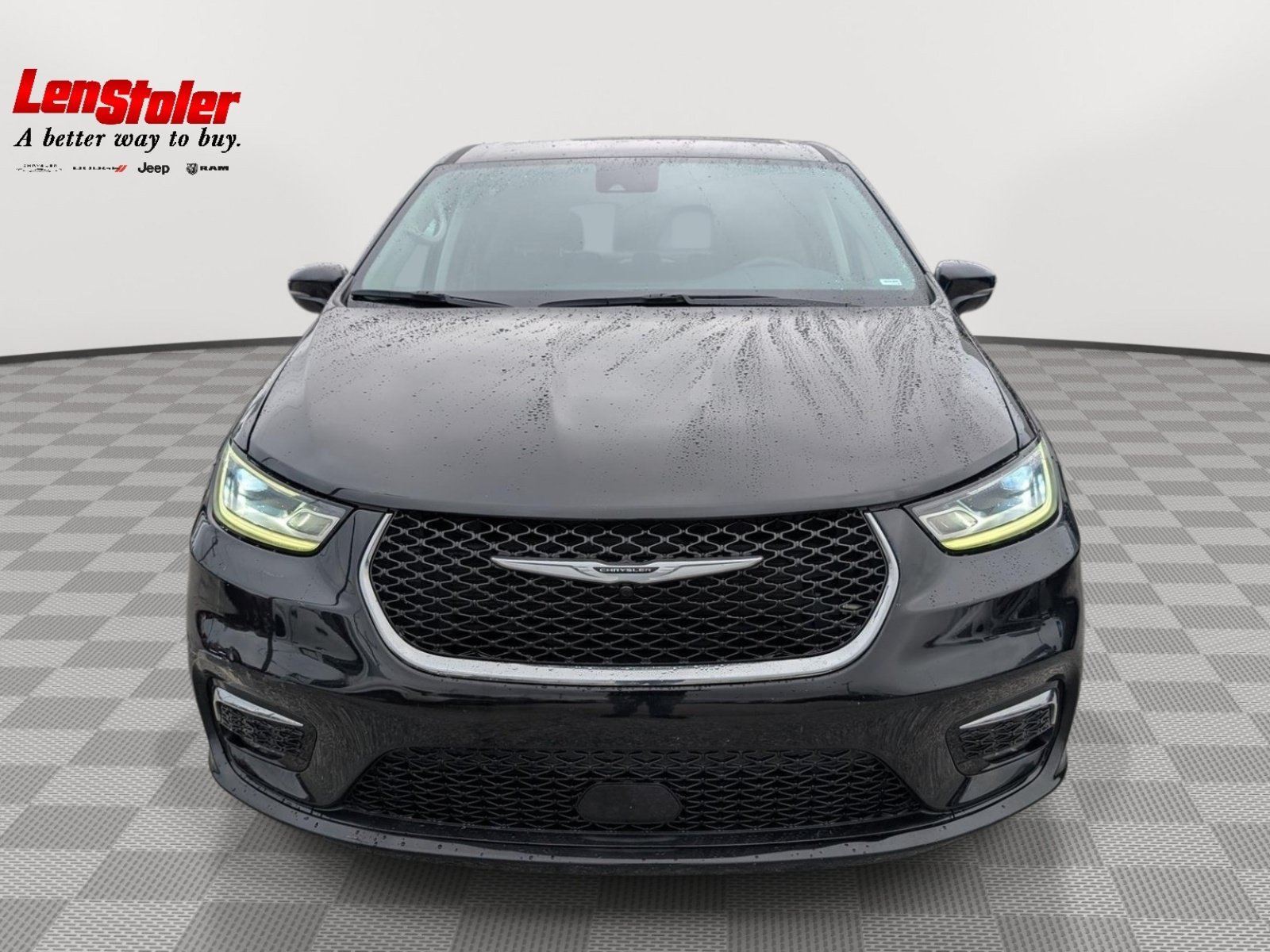 Used 2024 Chrysler Pacifica Touring-L FWD image 7