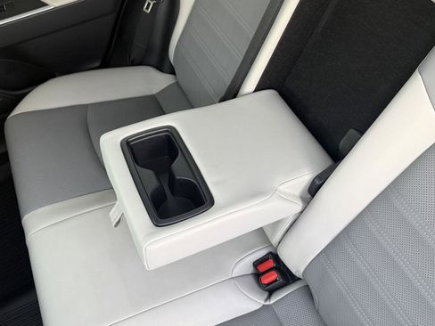 Used 2020 Toyota RAV4 Limited image 28