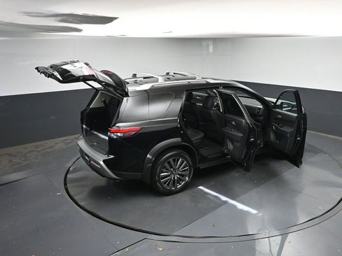 Used 2024 Nissan Pathfinder SL w/ SL Premium Package FWD image 43