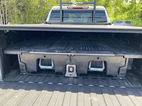 Used 2023 Chevrolet Silverado 1500 Custom AWD/4WD image 13