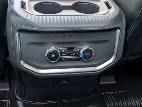 Used 2025 Ford Expedition Tremor image 17