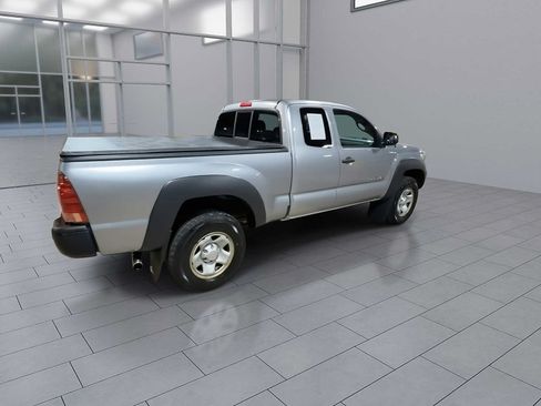 Used 2015 Toyota Tacoma 4x4 Access Cab V6 w/ Convenience Package image 8