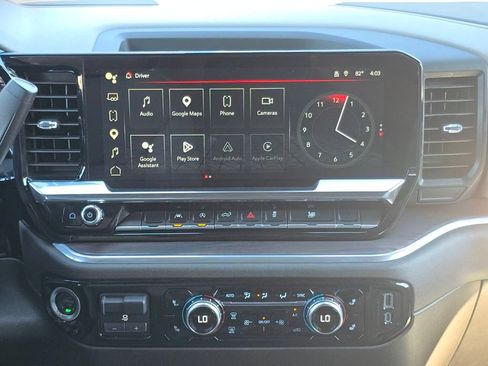 Certified 2025 GMC Sierra 1500 SLT image 18