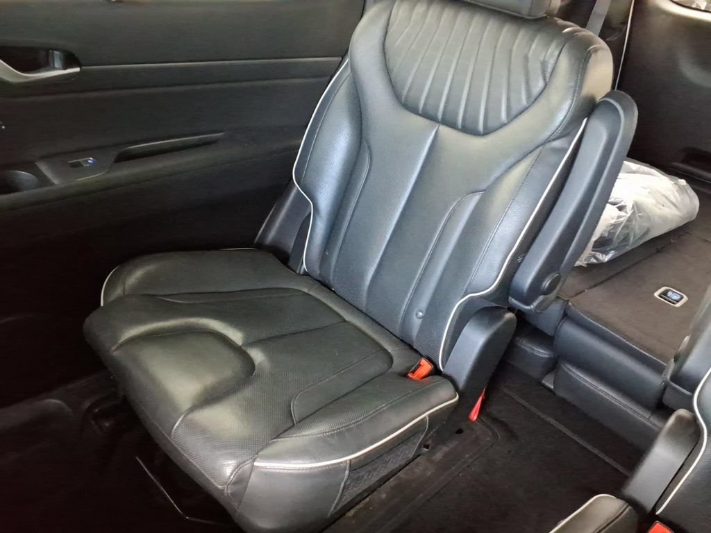 Used 2024 Hyundai Palisade Limited AWD/4WD image 16