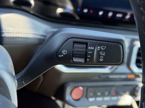 Used 2025 Ford Mustang Premium RWD image 18