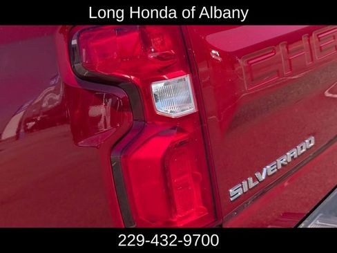 Used 2021 Chevrolet Silverado 1500 RST AWD/4WD image 9