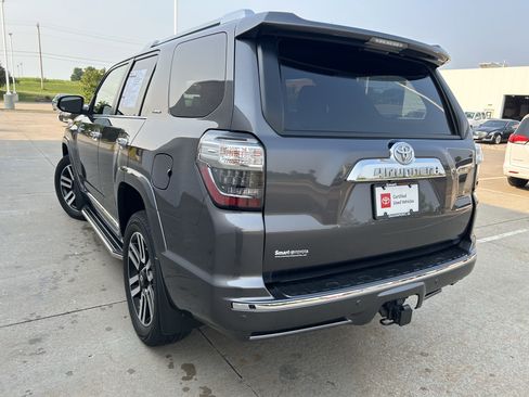 Used 2021 Toyota 4Runner Limited AWD/4WD image 4