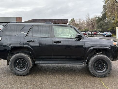 Used 2021 Toyota 4Runner TRD Off-Road image 4