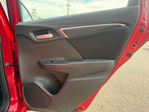 Used 2018 Honda Fit LX image 37