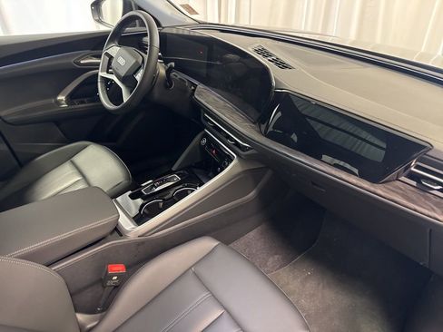 Certified 2025 Audi Q5 Premium w/ Convenience Package image 31