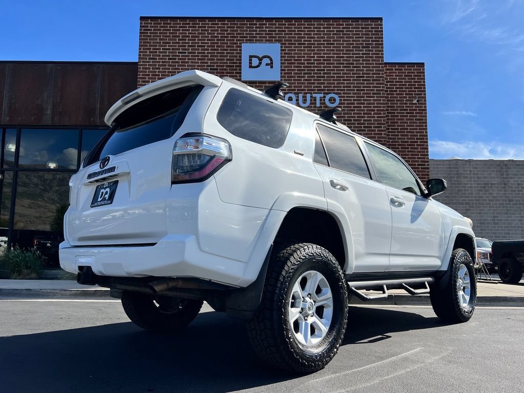 Used 2014 Toyota 4Runner SR5 AWD/4WD image 6