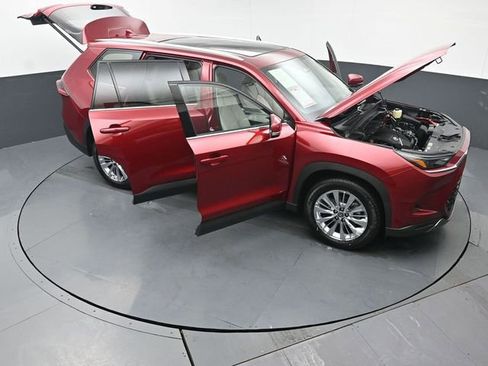 Certified 2025 Toyota Grand Highlander AWD image 65