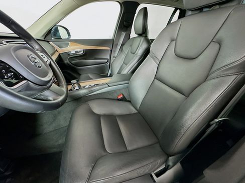 Used 2023 Volvo XC90 B6 Plus image 13