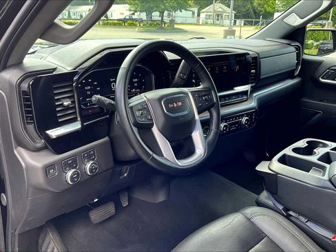 Used 2024 GMC Sierra 1500 SLT image 8