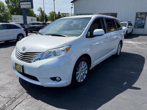 Used 2017 Toyota Sienna XLE w/ XLE Navigation Package AWD/4WD image 52