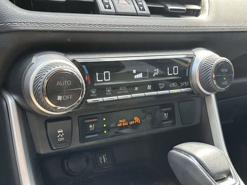 Used 2023 Toyota RAV4 Limited AWD/4WD image 17