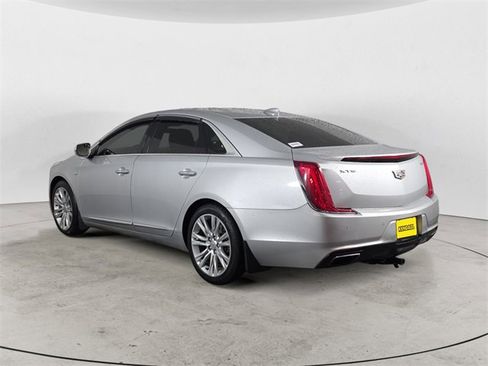 Used 2018 Cadillac XTS Luxury image 3