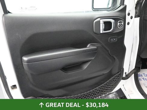 Used 2022 Jeep Gladiator Sport image 29