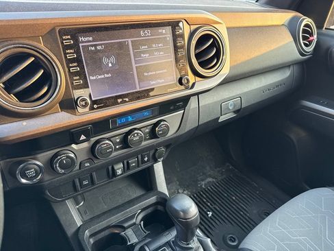 Used 2021 Toyota Tacoma TRD Sport AWD/4WD image 10