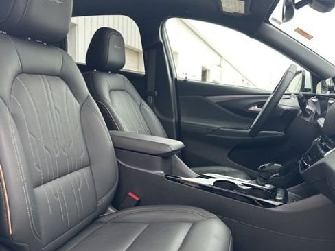 Used 2025 Buick Envista Avenir image 41