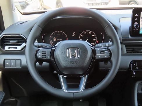 New 2025 Honda Pilot Touring image 19