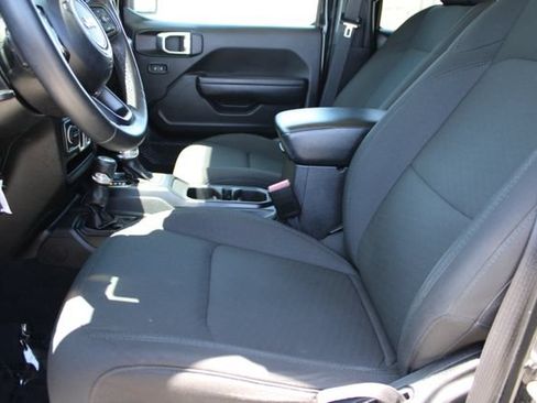 Used 2023 Jeep Wrangler Unlimited w/ Cold Weather Group AWD/4WD image 31