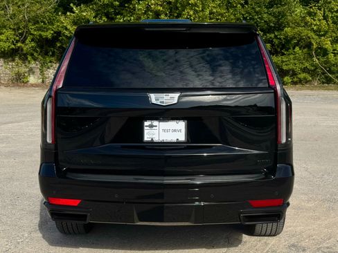 Used 2024 Cadillac Escalade Premium Luxury w/ Performance Package AWD/4WD image 6