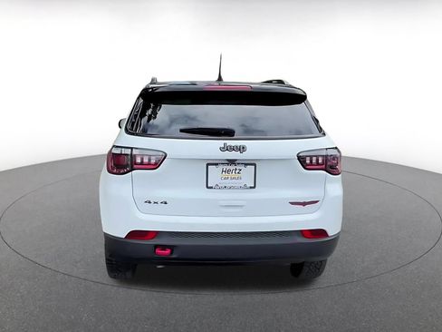 Used 2025 Jeep Compass Trailhawk AWD/4WD image 12