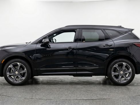 Used 2025 Chevrolet Blazer LT FWD image 5