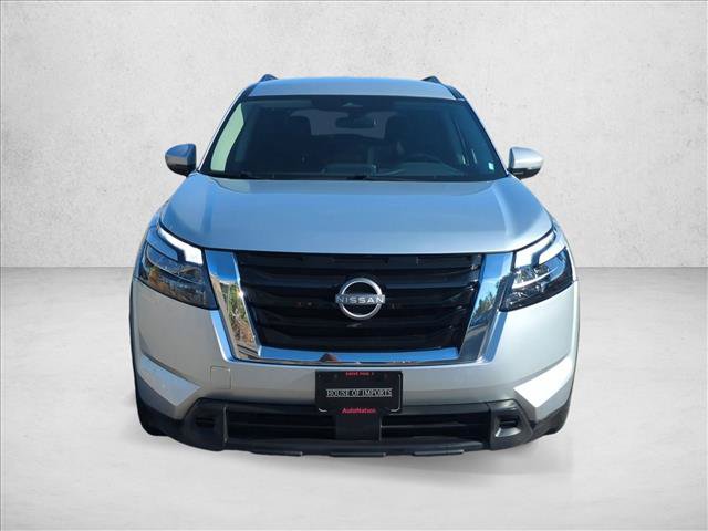 Used 2024 Nissan Pathfinder SV AWD/4WD image 2
