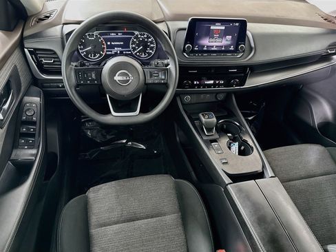 Used 2022 Nissan Rogue SV FWD image 17