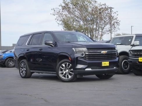 Used 2021 Chevrolet Tahoe LT w/ LT Signature Package image 2
