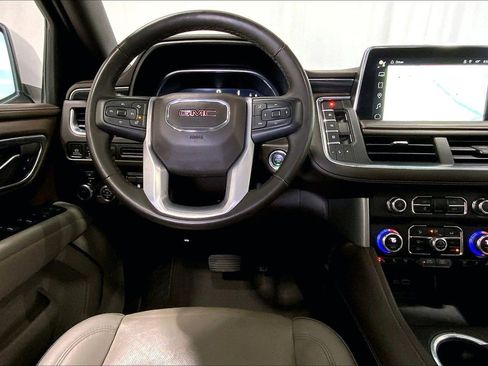 Used 2023 GMC Yukon SLT w/ SLT Premium Package image 4