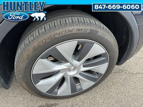 Used 2024 Tesla Model Y Long Range image 9
