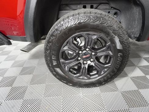 Used 2025 GMC Canyon Elevation image 14