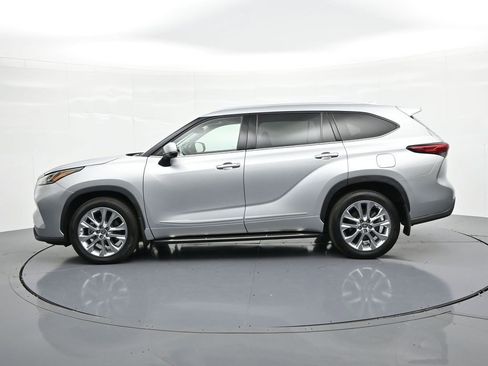 Used 2023 Toyota Highlander Limited AWD/4WD image 9