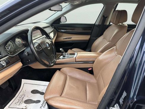 Used 2011 BMW 750i xDrive image 9