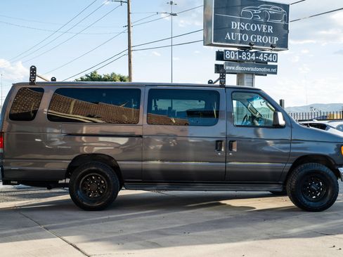 Used 2006 Ford E-350 and Econoline 350 XL RWD image 11