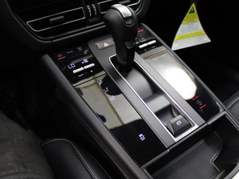 New 2024 Porsche Macan image 24