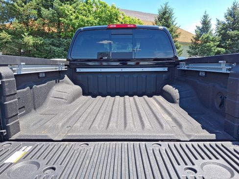 Certified 2024 Nissan Frontier SL w/ Technology Package AWD/4WD image 28