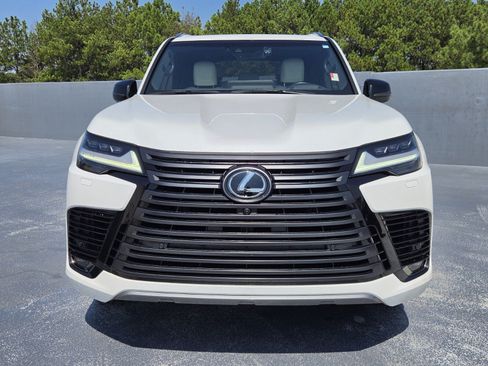 Used 2023 Lexus LX 600 4WD w/ Luxury Package image 8