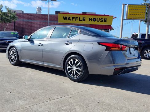 Used 2021 Nissan Altima 2.5 S image 4