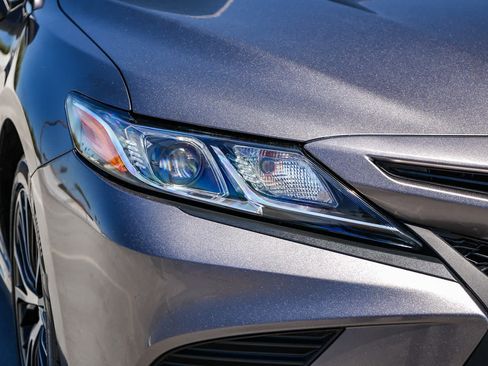Certified 2019 Toyota Camry SE w/ Convenience Package FWD image 5