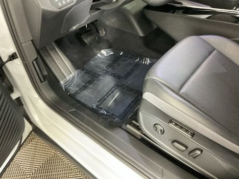 Used 2023 Volkswagen ID.4 Pro S AWD/4WD image 15