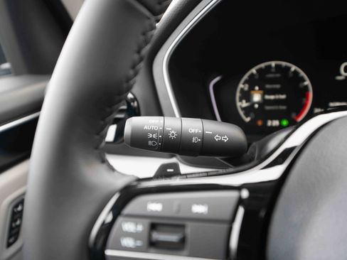 New 2025 Honda Pilot Touring image 13