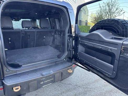 Used 2025 Land Rover Defender 110 AWD/4WD image 7