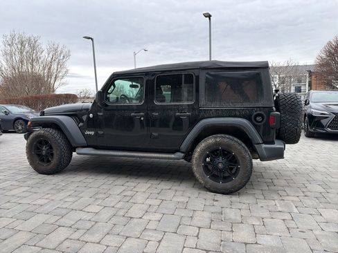 Used 2019 Jeep Wrangler Unlimited Sport image 9